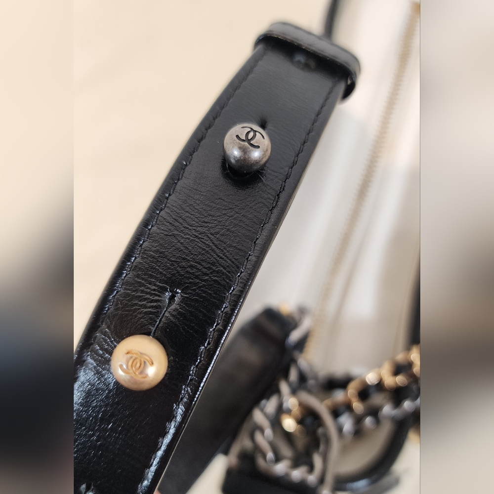 Chanel 1991 Small Gabrielle 2 Toned Double Chain Crossbody.Aged Calfskin Leather - Picture 16 of 16